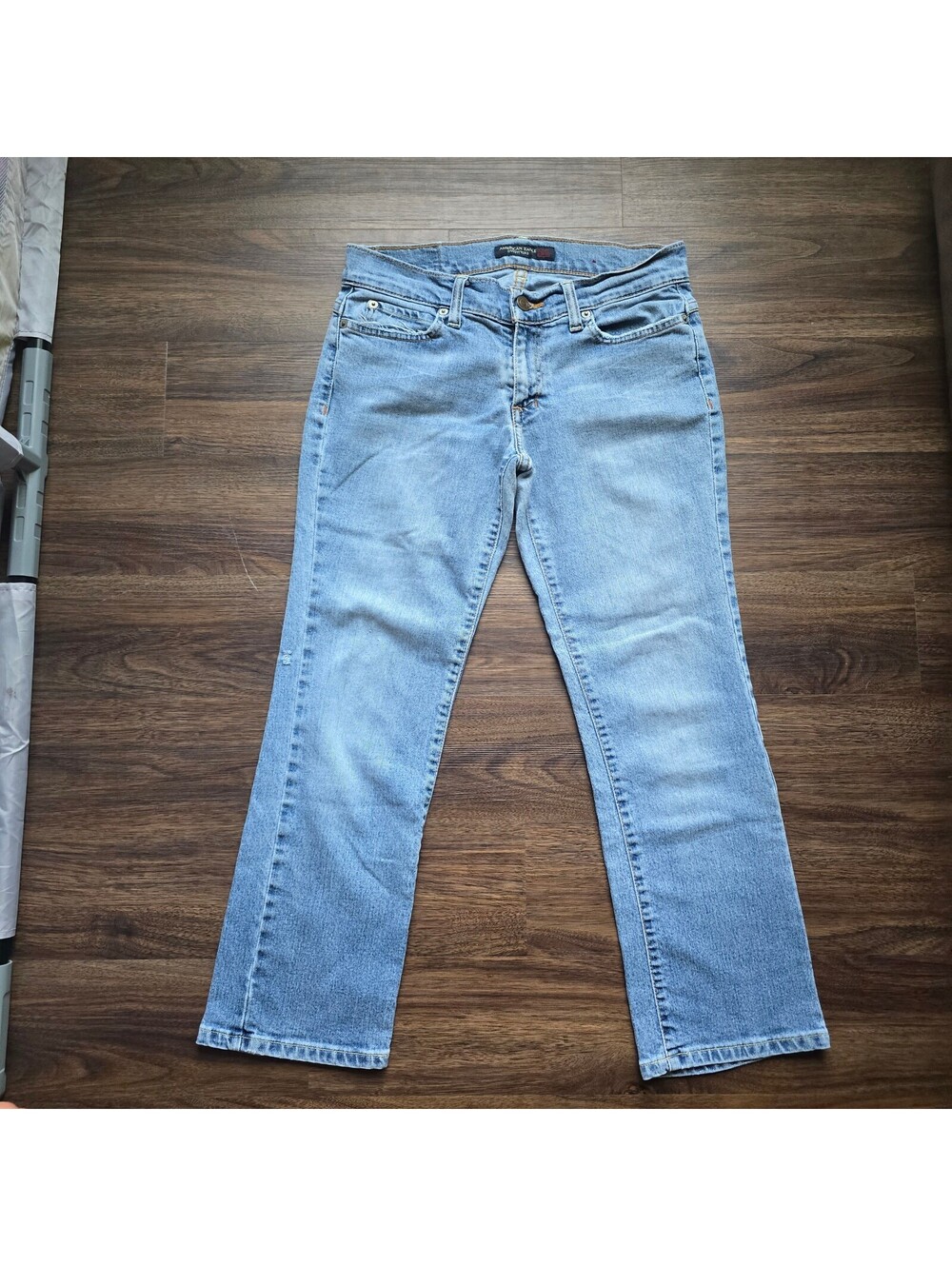 American Eagle Women's Size 2 Light Wash Bootcut Stretch Jeans Denim